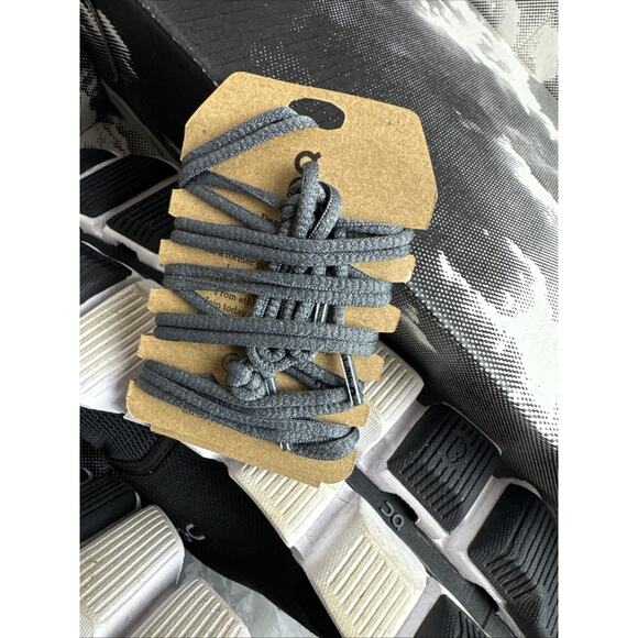 On Cloud Women's Size 10 M Running Shoes Black White Sneakers 19.0001 EUC - Picture 5 of 10